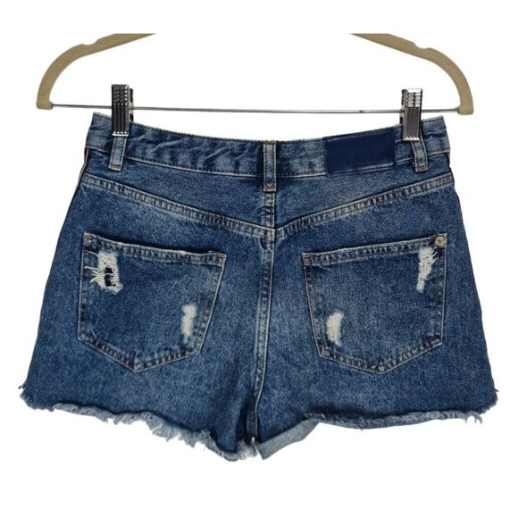 Stradivarious Womens Super High Rise Short Jeans Size 6 Medium Wash Denim 222P - Picture 2 of 5